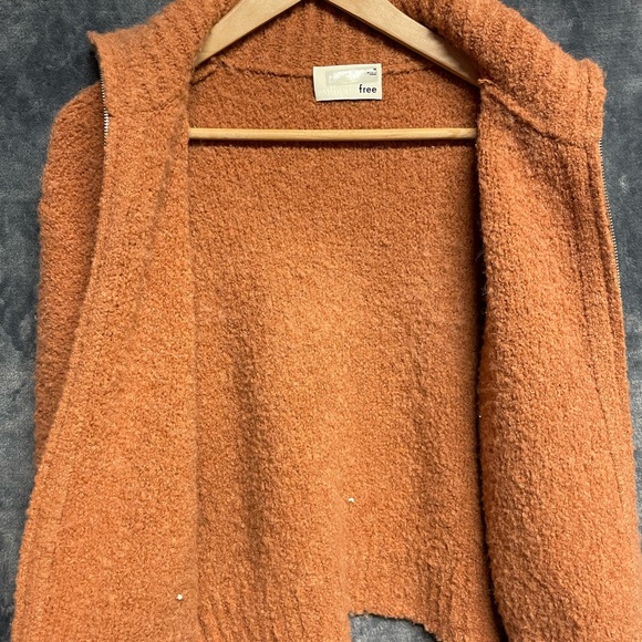 ARITZIA Wilfred Free Marilyn Sweater - Picture 6 of 11